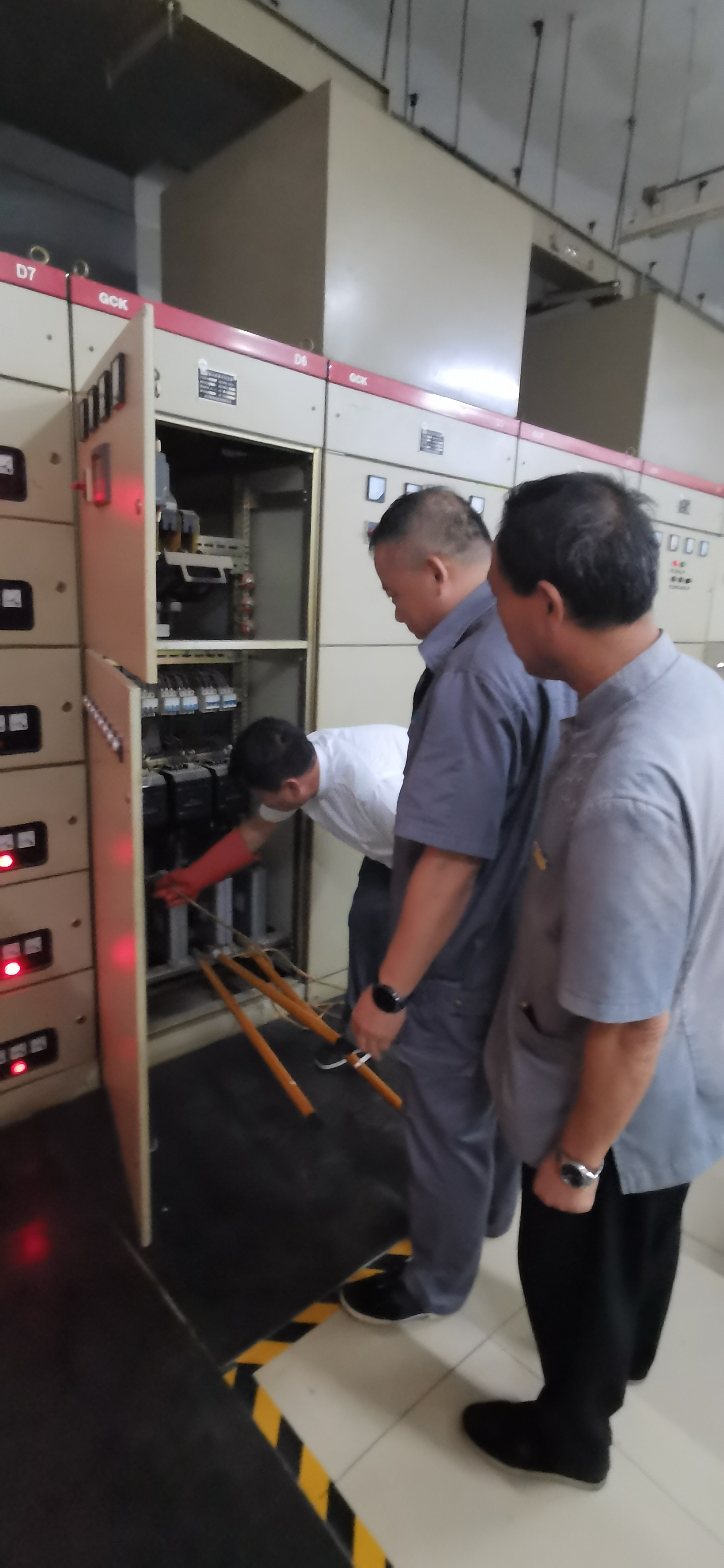 李德文工作現(xiàn)場3.jpg 李德文工作現(xiàn)場3.jpg