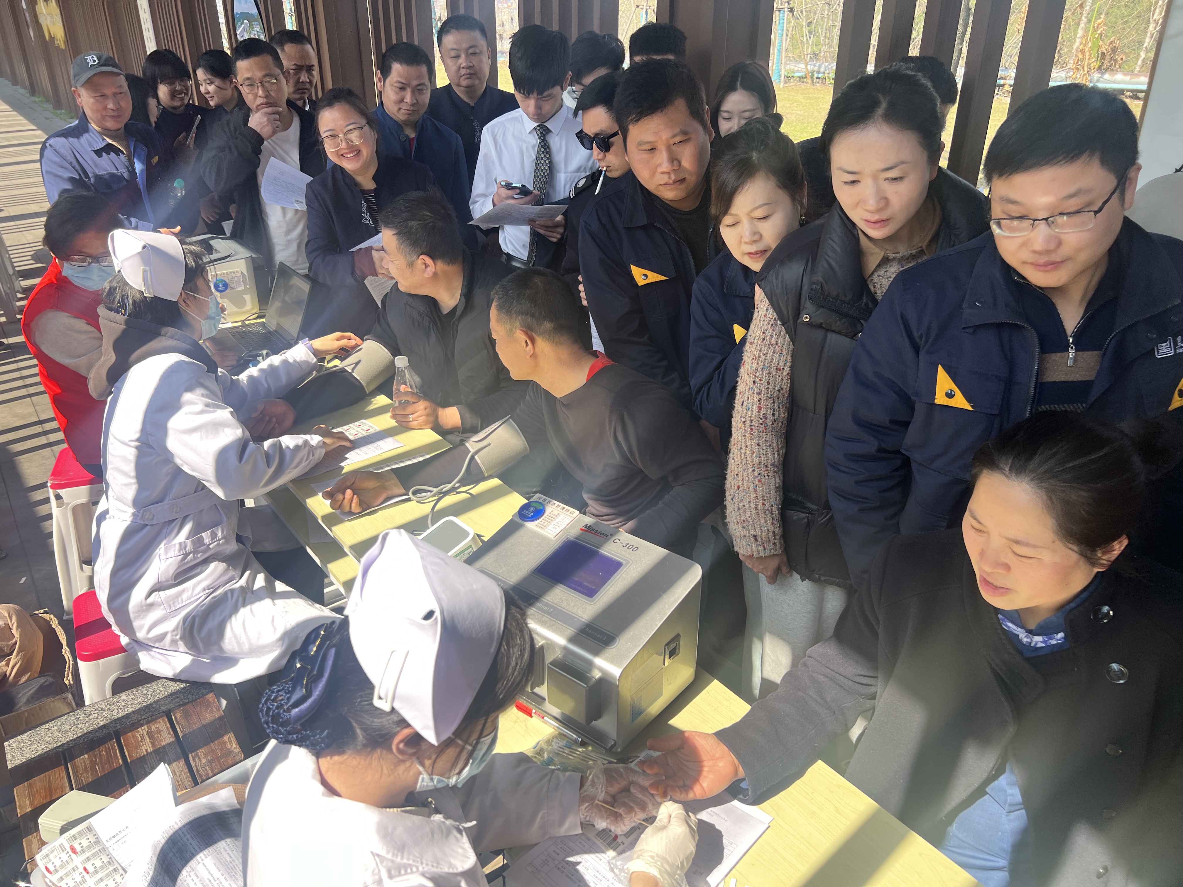 獻血現(xiàn)場2.jpg 獻血現(xiàn)場2.jpg