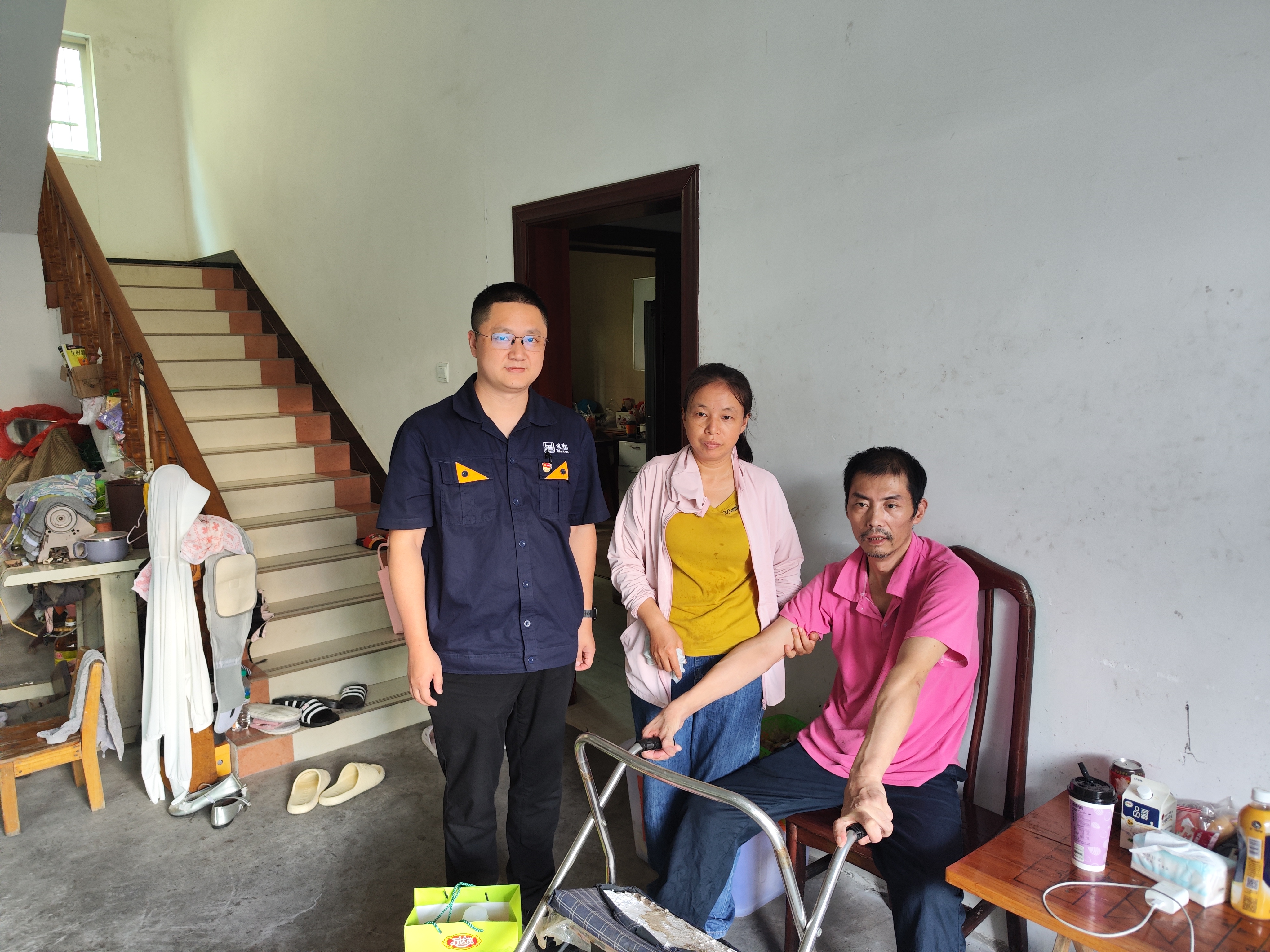 慰問(wèn)03.jpg 慰問(wèn)03.jpg